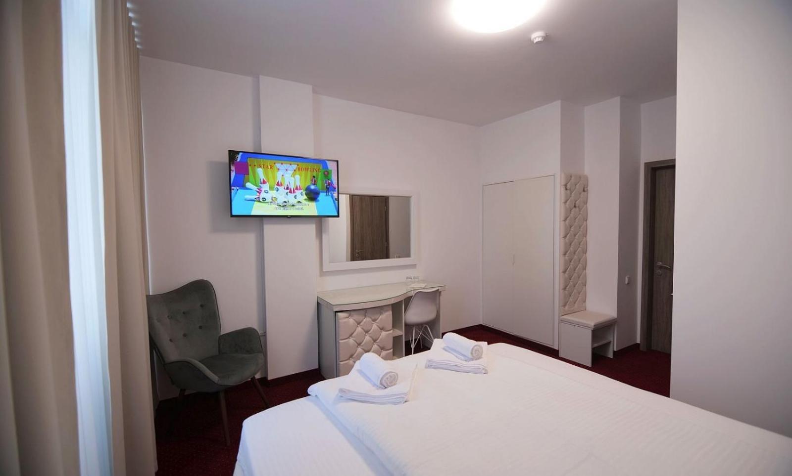 Royal Park Complex Hotel Bascov Eksteriør billede